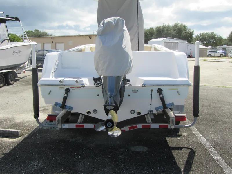 2017 Sportsman Open 232 Center Console