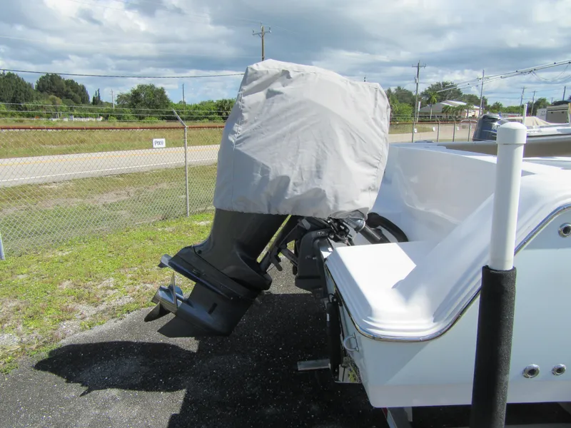 2017 Sportsman Open 232 Center Console