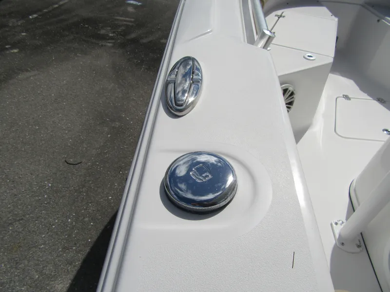 2017 Sportsman Open 232 Center Console