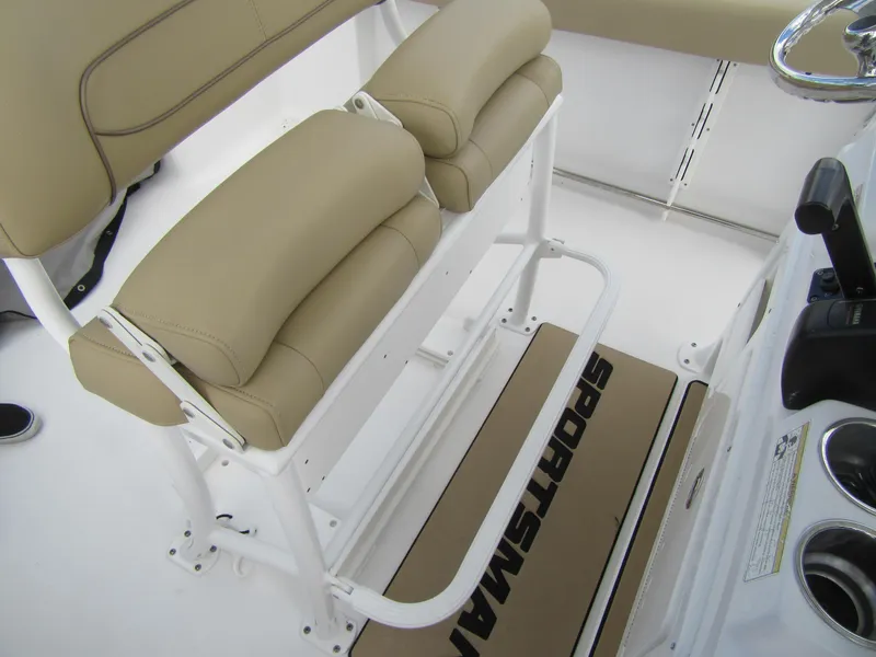 2017 Sportsman Open 232 Center Console