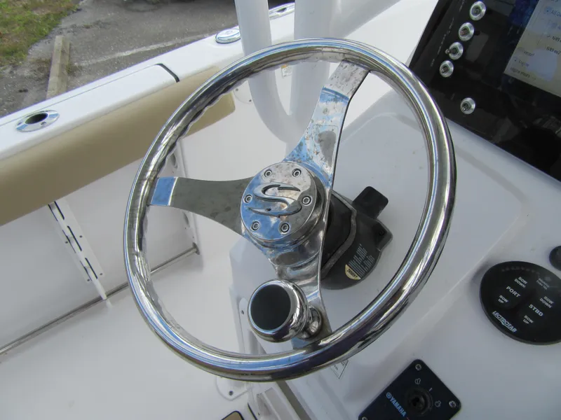 2017 Sportsman Open 232 Center Console