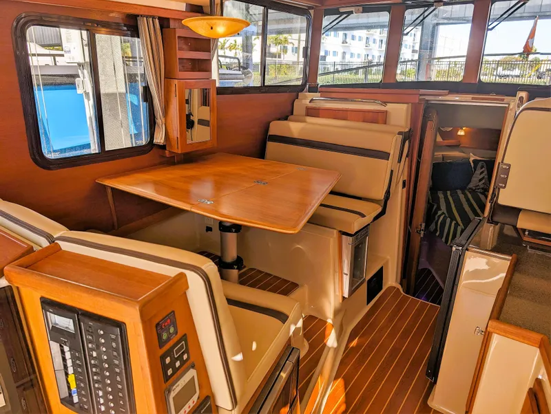 2018 Ranger Tugs R-31 CB