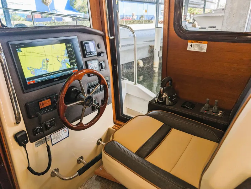 2018 Ranger Tugs R-31 CB