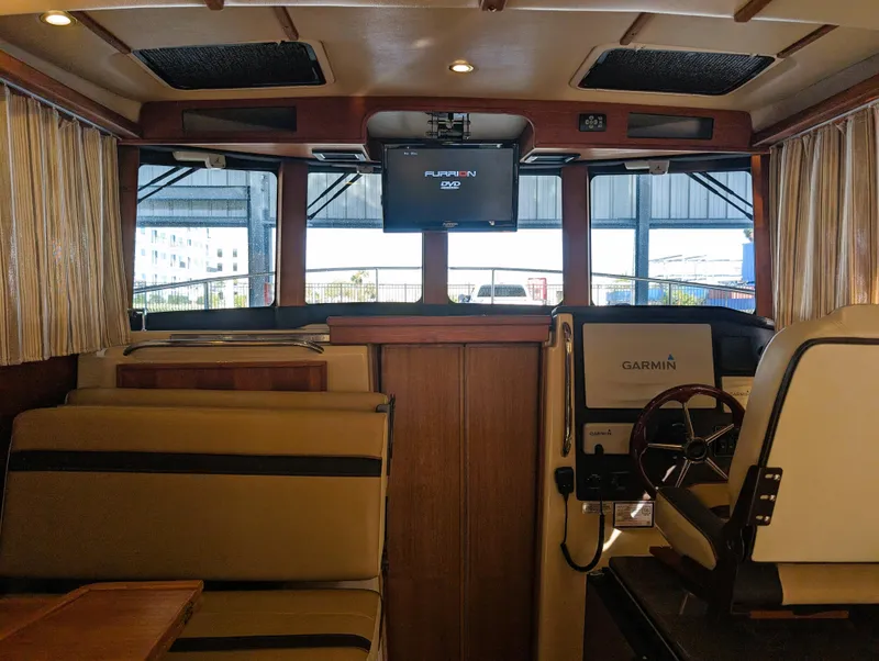 2018 Ranger Tugs R-31 CB