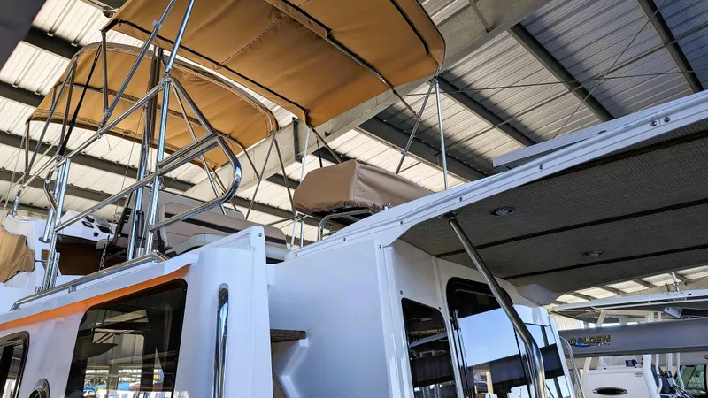 2018 Ranger Tugs R-31 CB