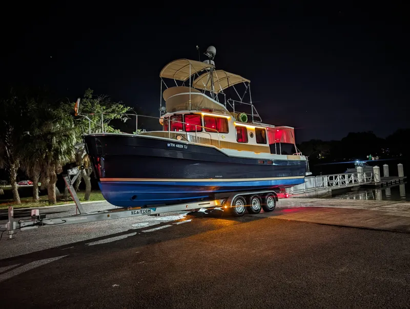 2018 Ranger Tugs R-31 CB