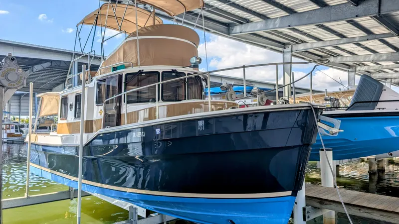 2018 Ranger Tugs R-31 CB