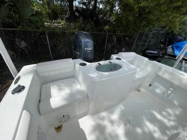 2013 Sea Hunt Triton 225