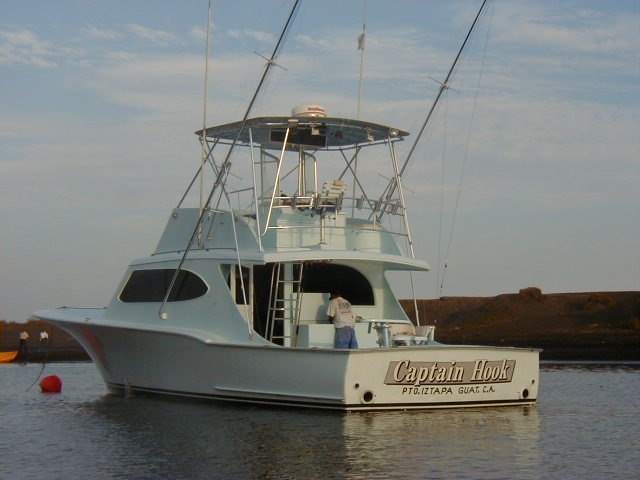 Captain Hook — 43′ WILLIS SPORTFISH CAPTAIN HOOK in Guatemala