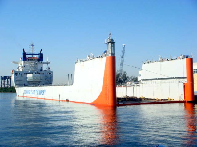 Dockwise Yacht Transport — Yacht Express