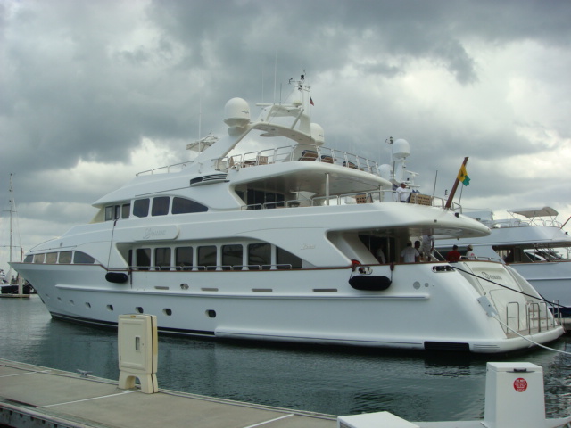 Domani — 115’ BENETTI DOMANI