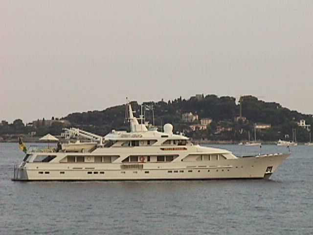Dreamseeker — 139′ FEADSHIP DREAMSEEKER anchored off Cap Ferrat