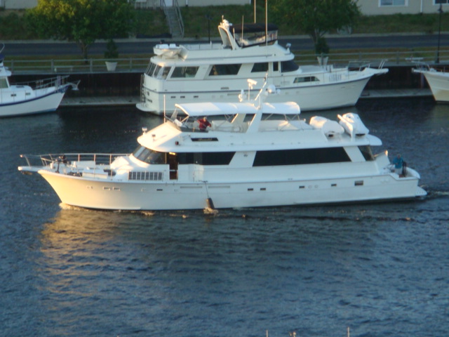 Hatteras Cockpit Motor Yacht