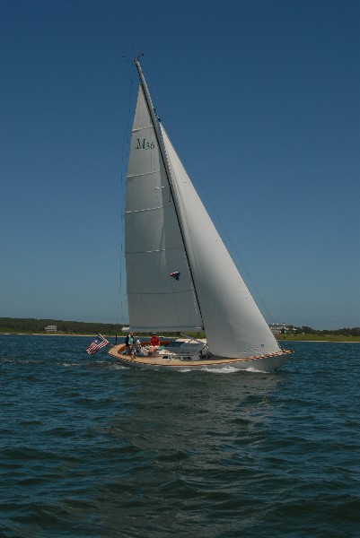 Whim — 36′ MORRIS M36 WHIM underway